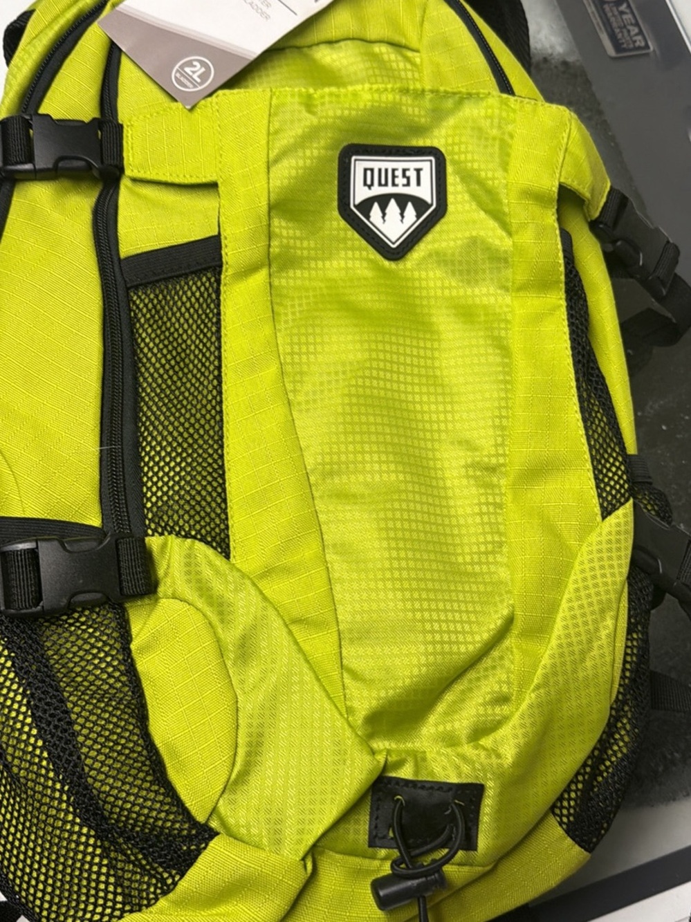 Quest Lime Green Outdoor Hydration Backpack - Quest